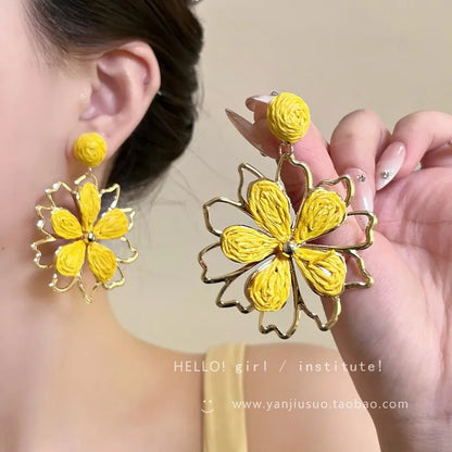 New Colorful Sun Flower Raffia Bead Earrings For Women Girl Handmade Bohemian Rattan Knit Earrings Summer Party Jewelry Gifts