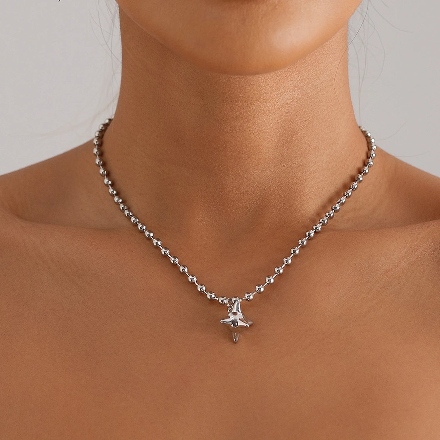 LATS Heart Beaded Necklace Women Boho Crystal Class Gravel Clavicle Chain Cool Y2K Choker Exquisite Fashion Jewelry