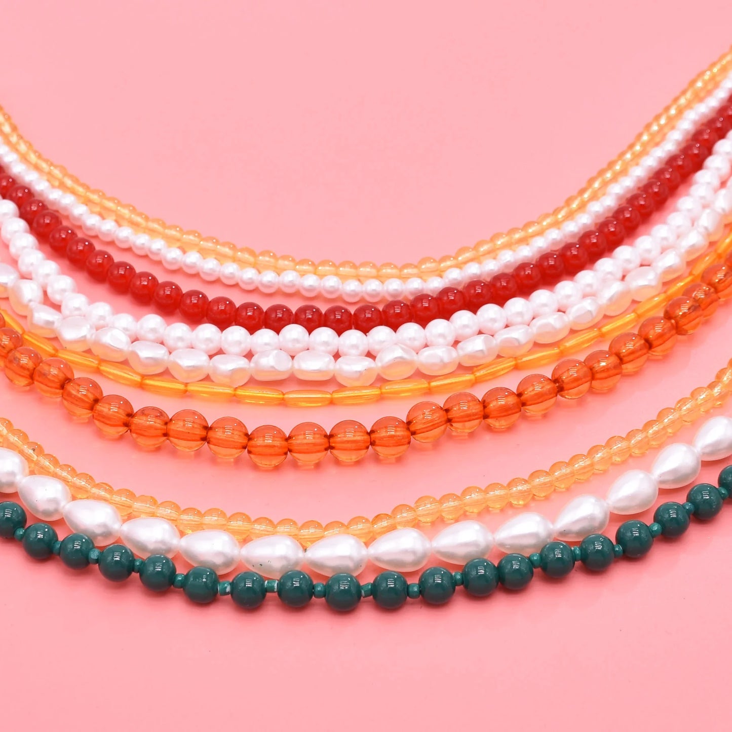 Multi level design, women's necklace, pearl layering, high-end feel, suitable for women, full of sexiness