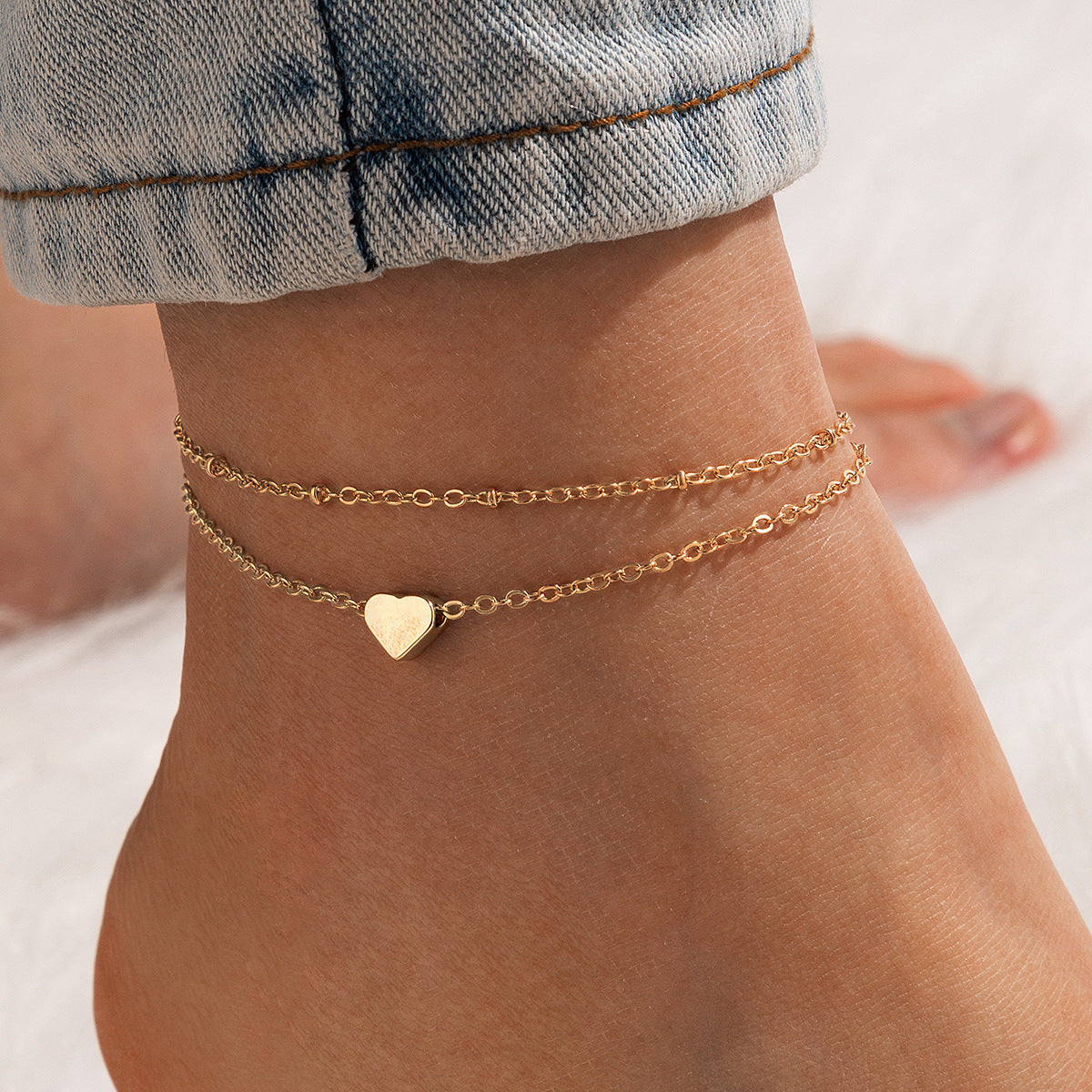 1 Piece Stackable Multi-Layer Chain Anklet with Mini Love Heart Beads, Adjustable Ankle Bracelet for Women, Dainty Jewelry for Everyday Wear, Gift Idea